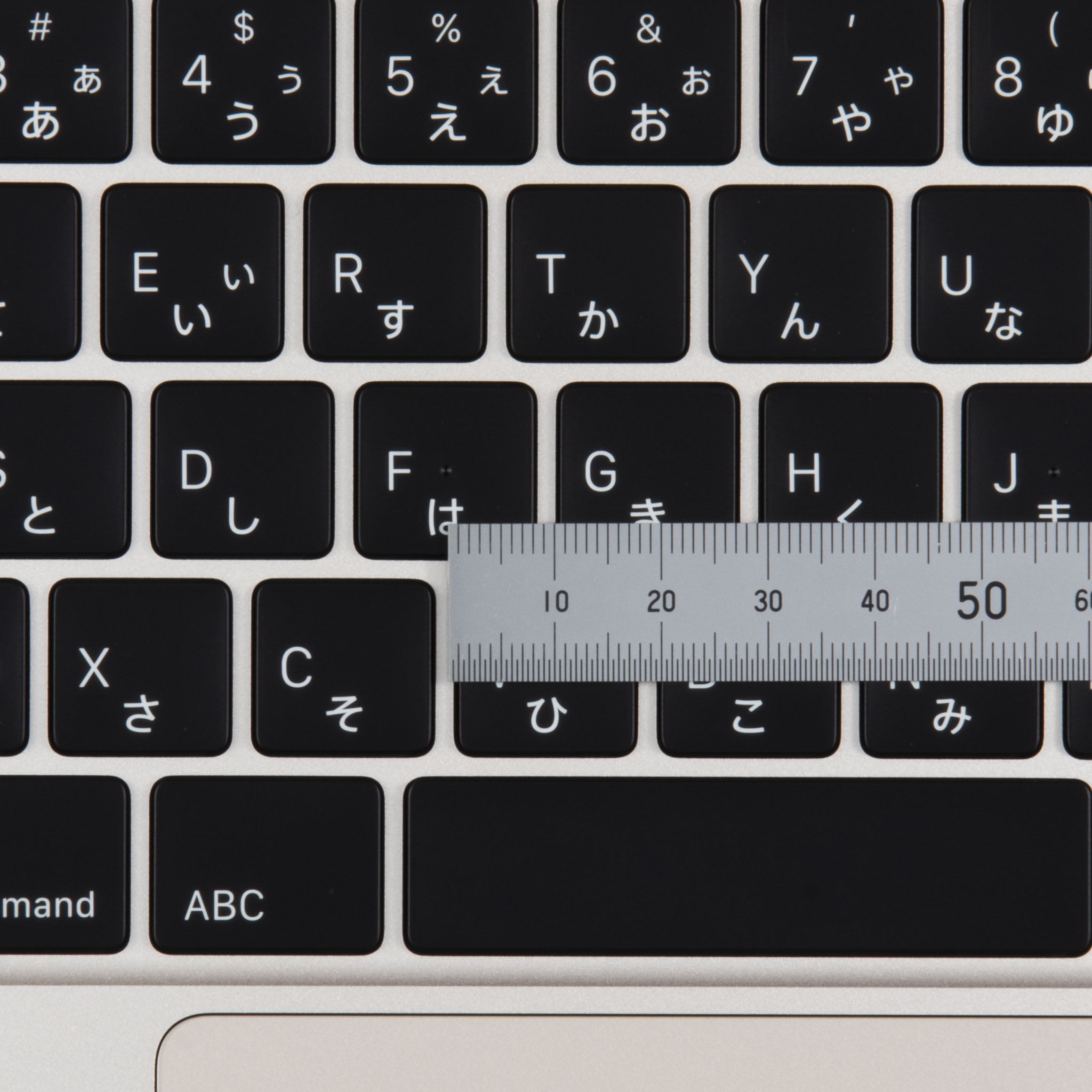 Apple Japan MacBook Air 13インチ M4チップ搭載 MC6T4J/Aを検証