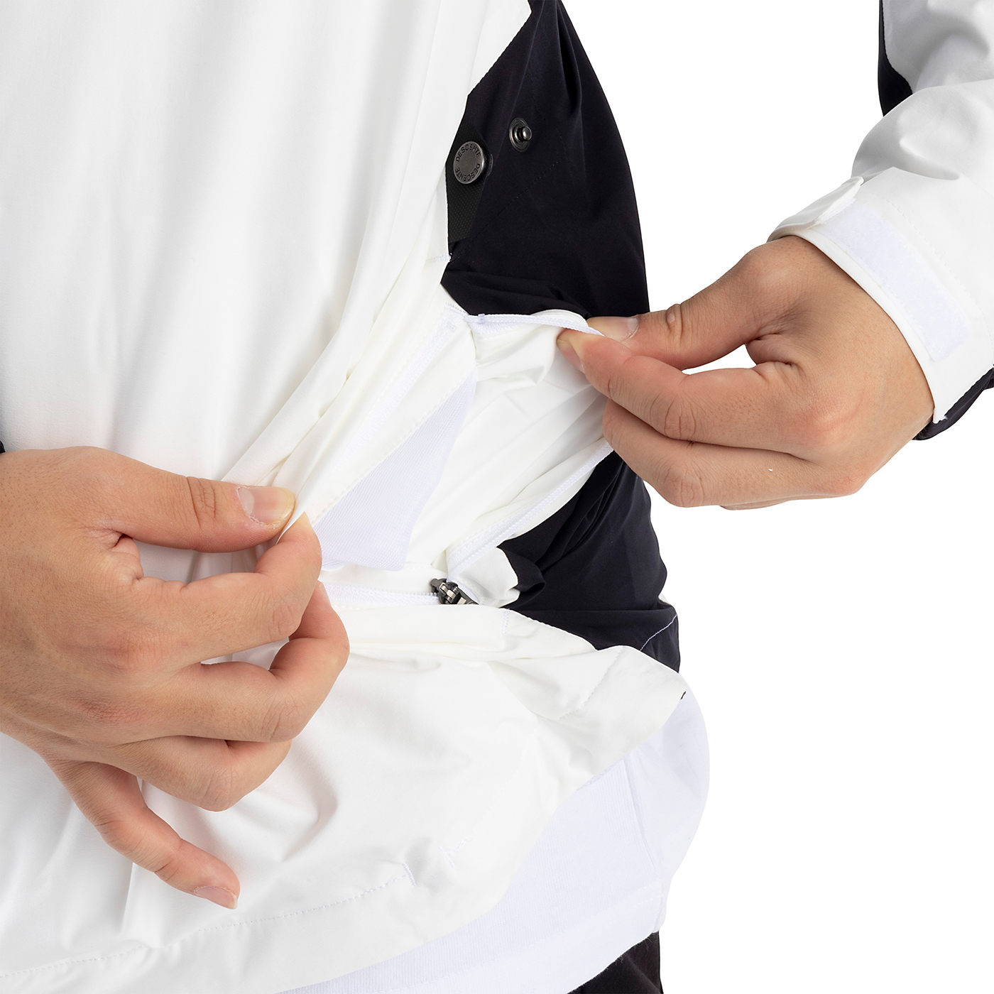 デサント GOLF レインジャケット DGMXJF00を検証レビュー！ゴルフ用