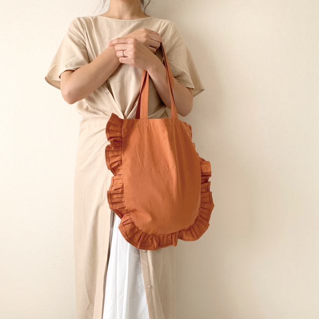 ss様専用ページ セリーヌ(ウォールナッツ)×マーガレット刺繍 フリル