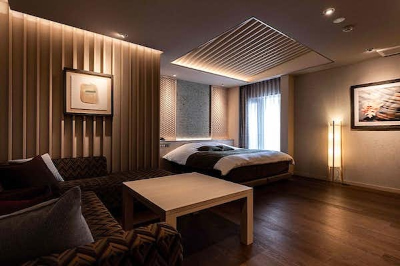 Y-HOTEL 5