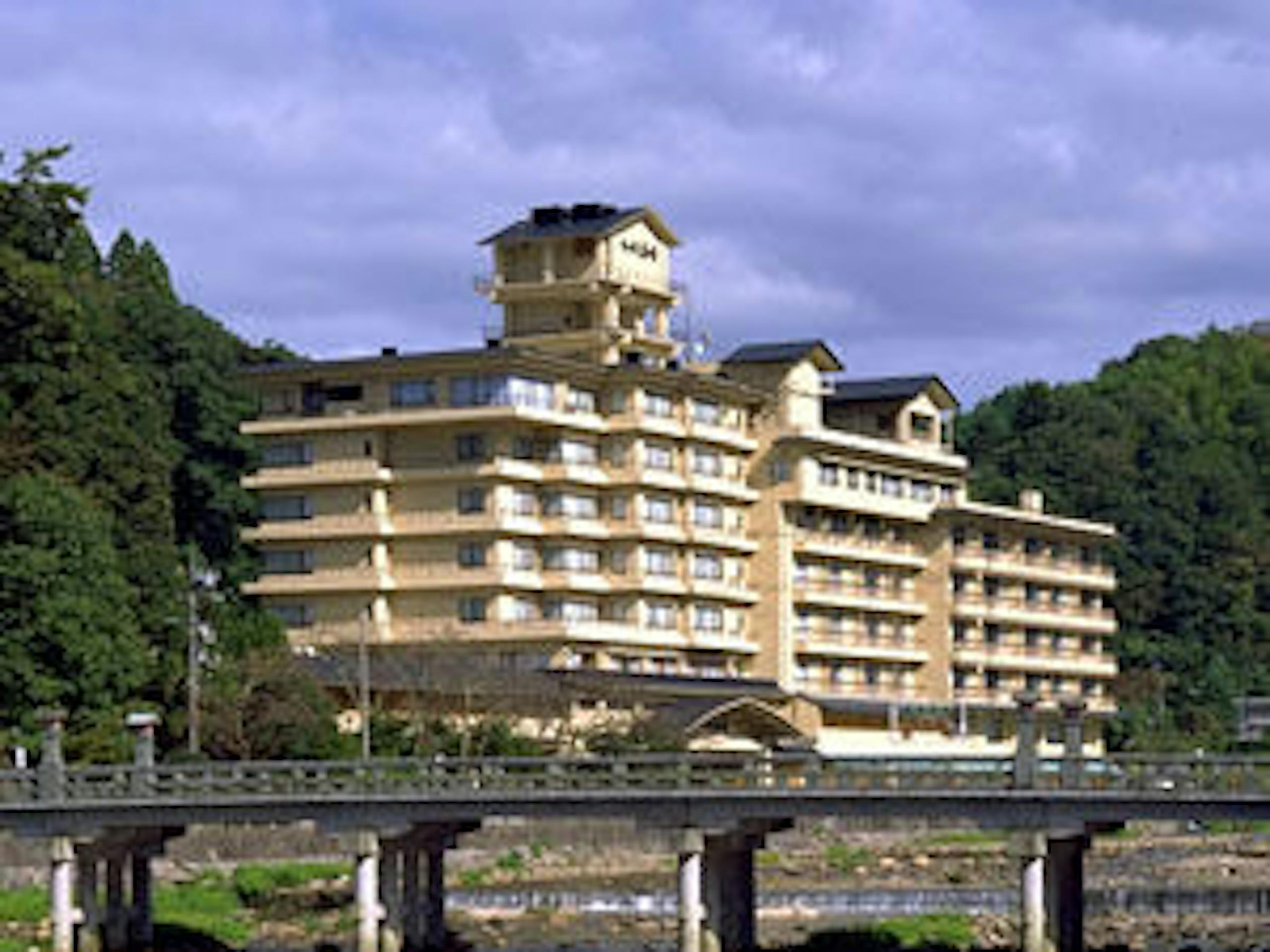 依山楼岩崎 1