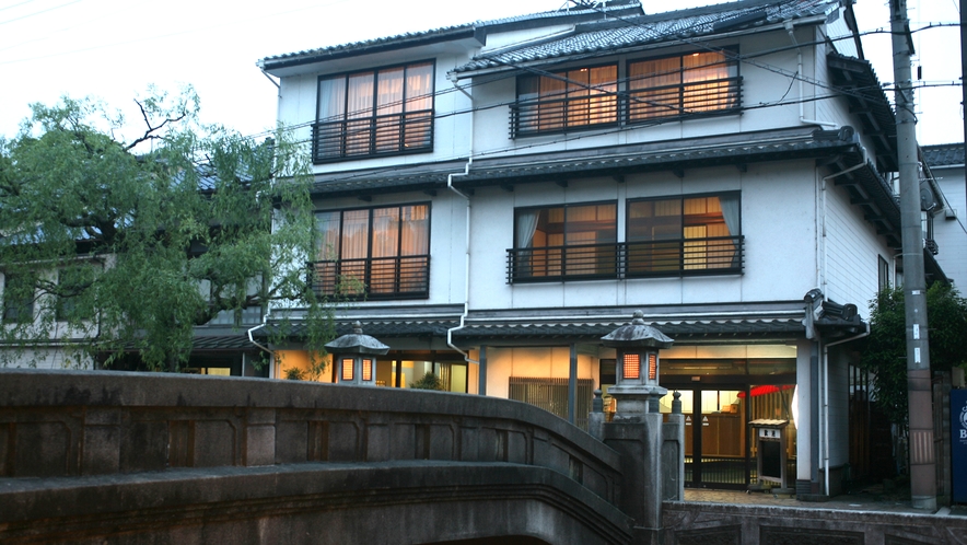 川口屋本館 1