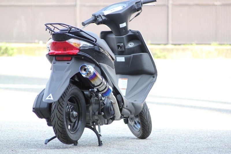 アドレスV125 (CF4EA) バイクマフラー 2