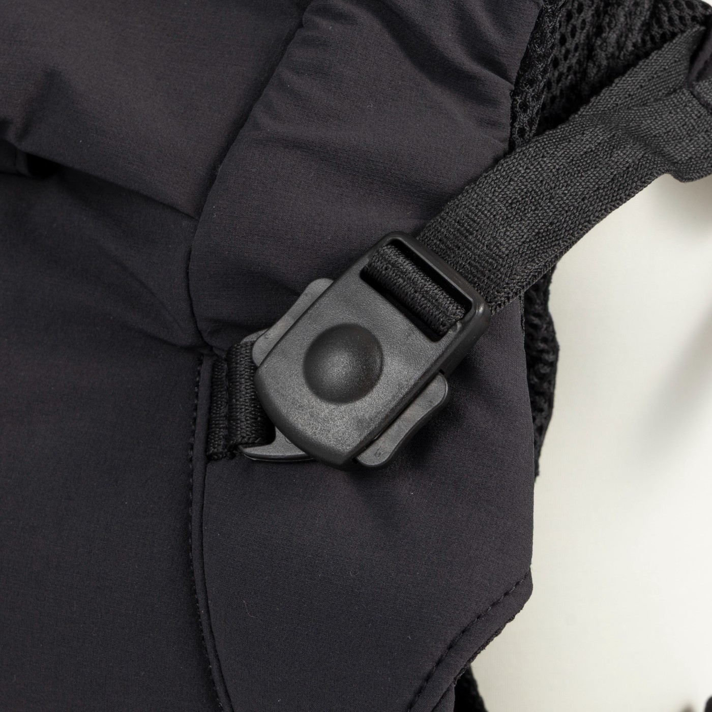 BABY CARRIER ON 4