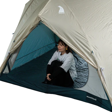 4人で使いやすい、荷物も置けるゆとりある広さ