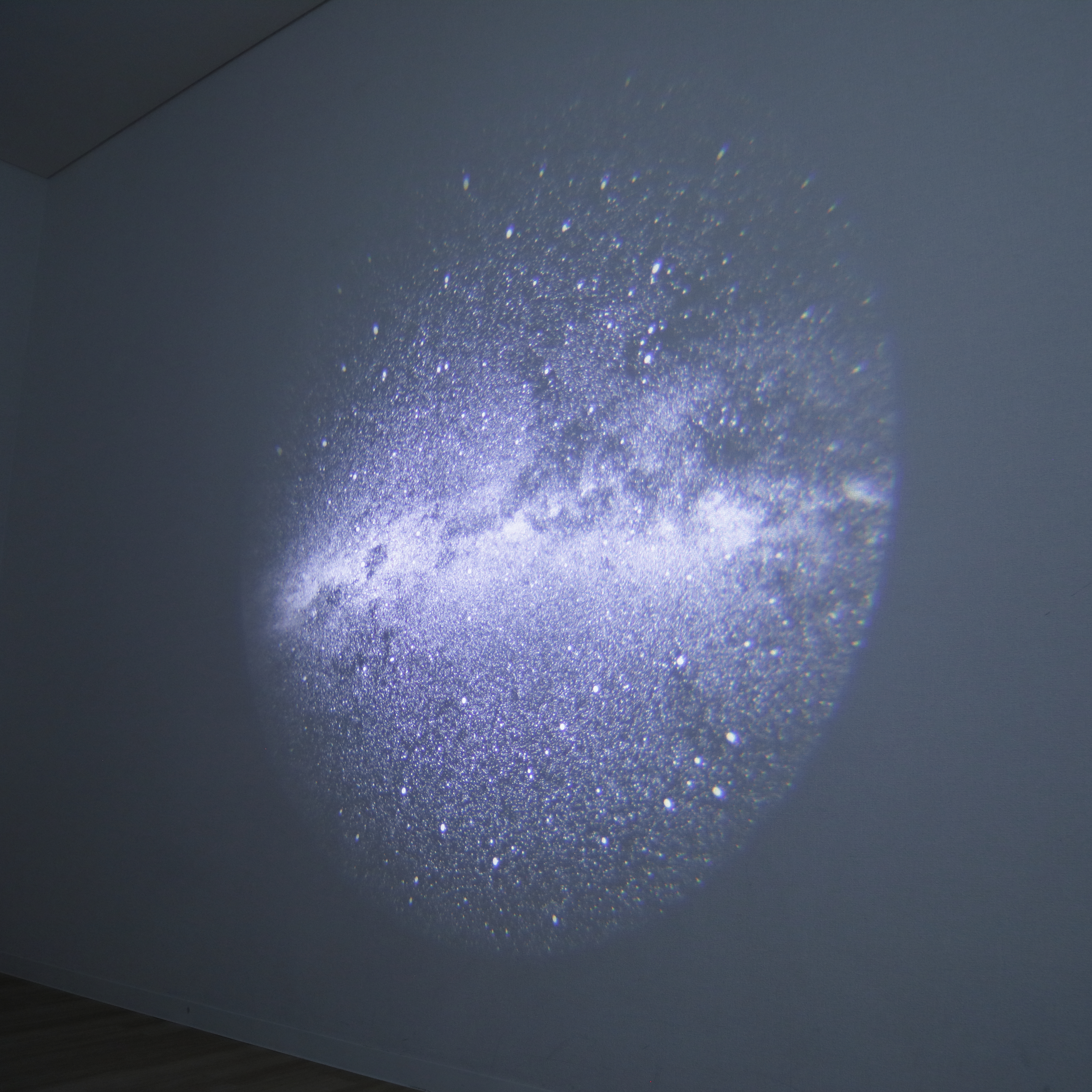 KISTRA 家庭用プラネタリウムを検証レビュー！家庭用プラネタリウムの