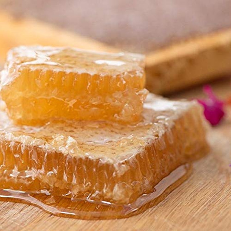 かなり珍しい蜂蜜スイーツ!というか・・・もはや蜂蜜の巣★ 国産純粋巣みつと花の道 蜂蜜 巣みつ 贈答用 価格5,900円