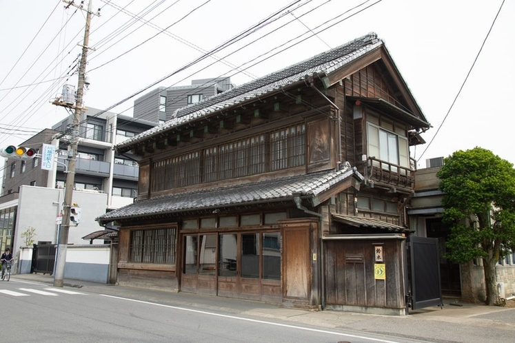 丹徳庭園 一棟貸し 2