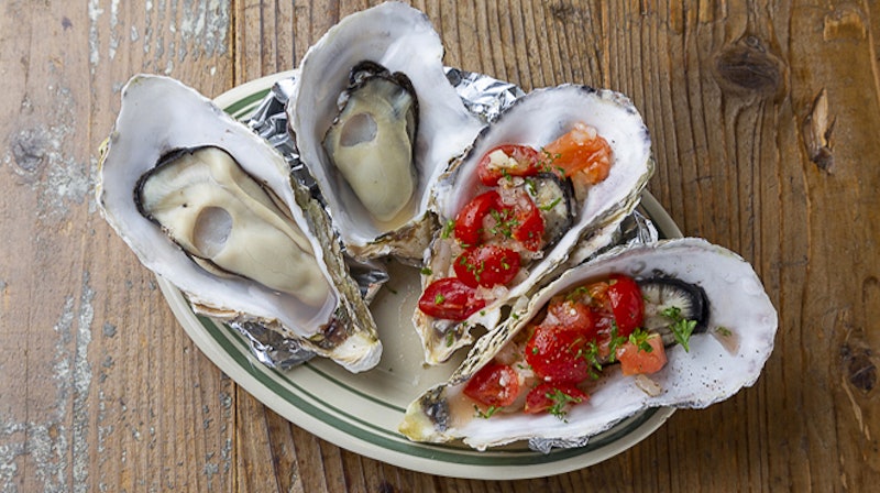 SALTY Oyster house 3