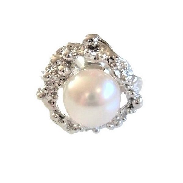 純金をベースとした本真珠タイタック 純金をベースに使用した最高級