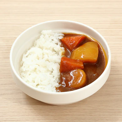 バターの甘いコクが主役で、まろやかで旨みたっぷりの仕上がり