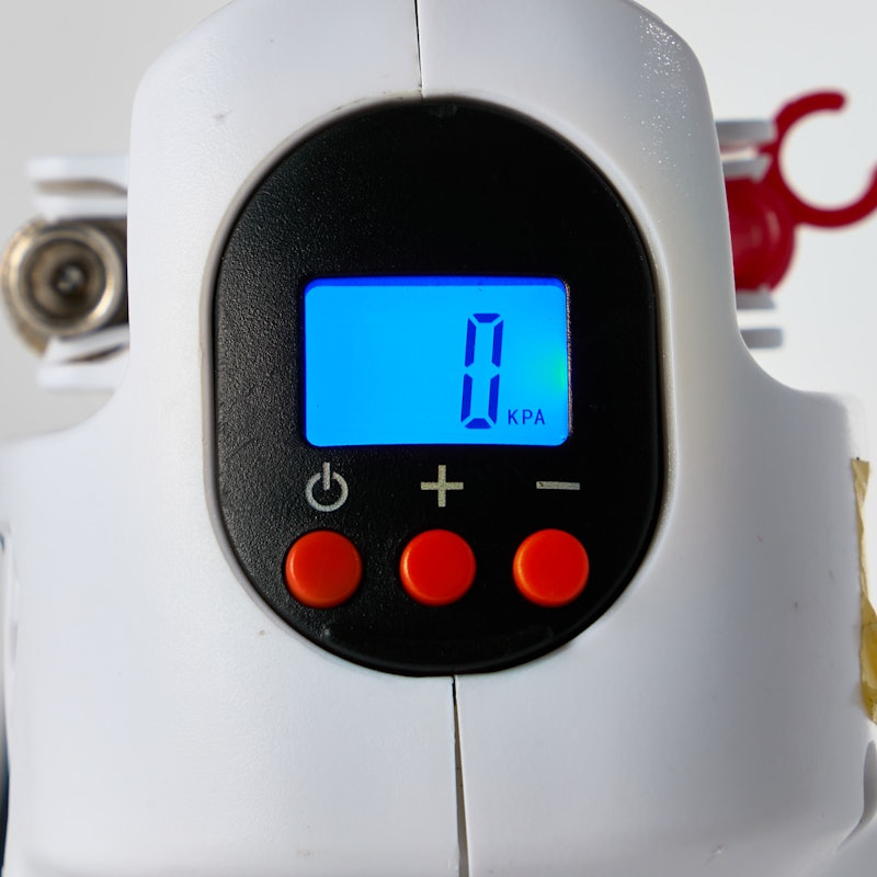 充電式エアコンプレッサ 3