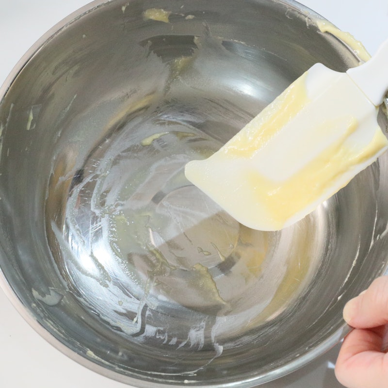 生クリームや生地を残さずキレイにすくえるケーキクリーナー 5