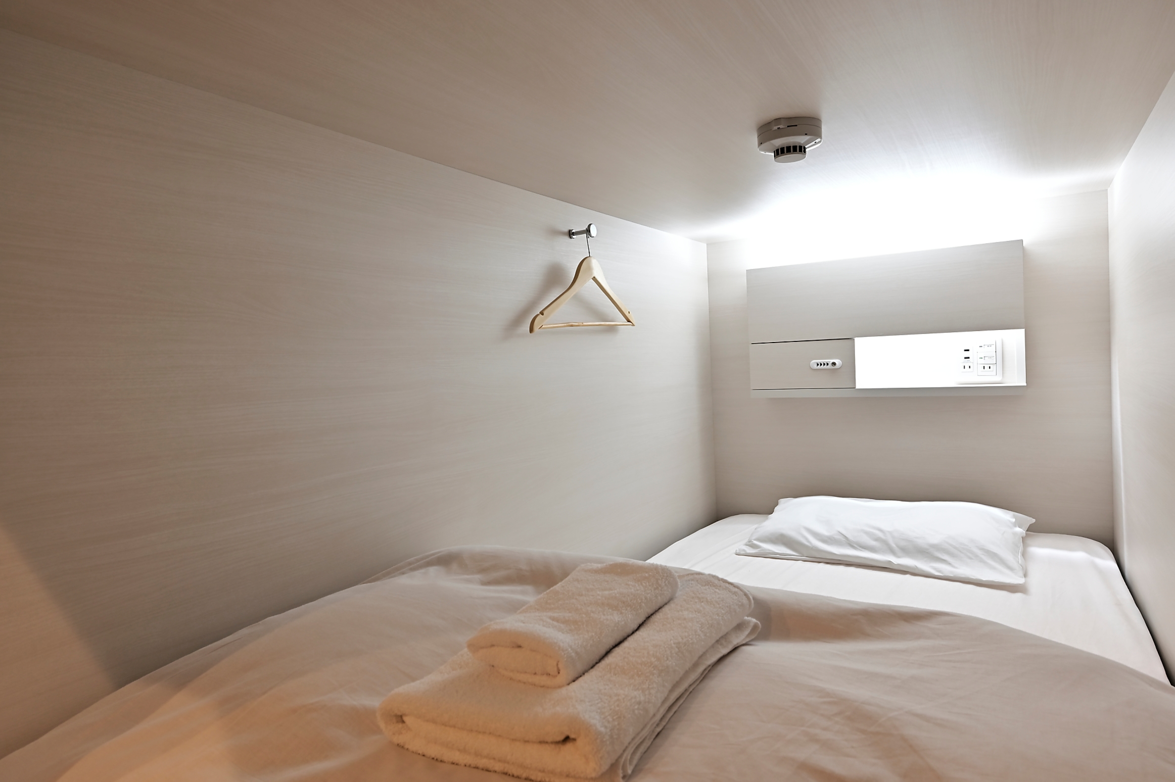 ホテル泊屋 上野 4
