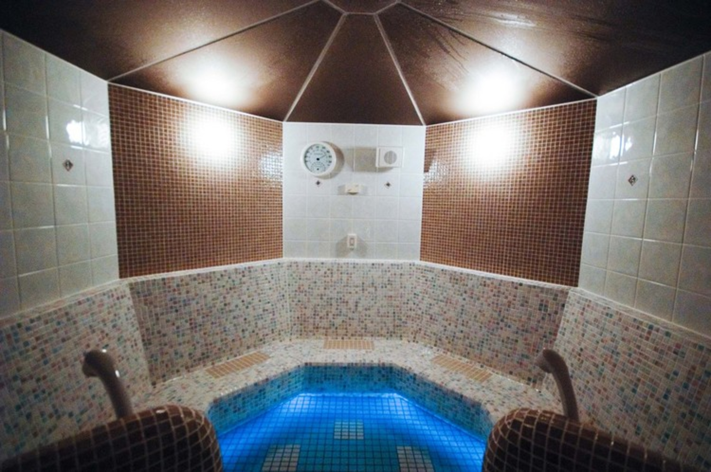 SPA&HOTEL和  1