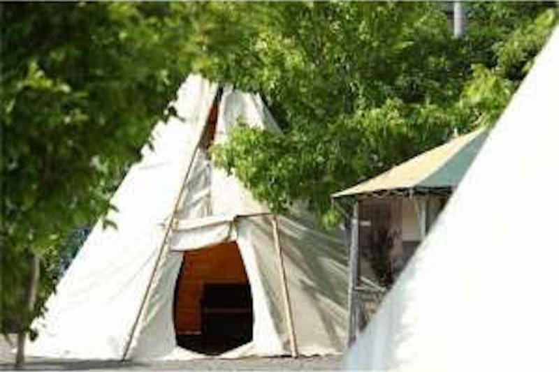 水上キャンプ場Tipi 3