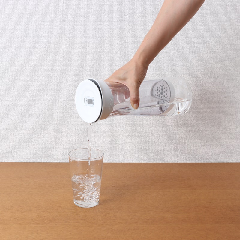 カラフェ型浄水器 4