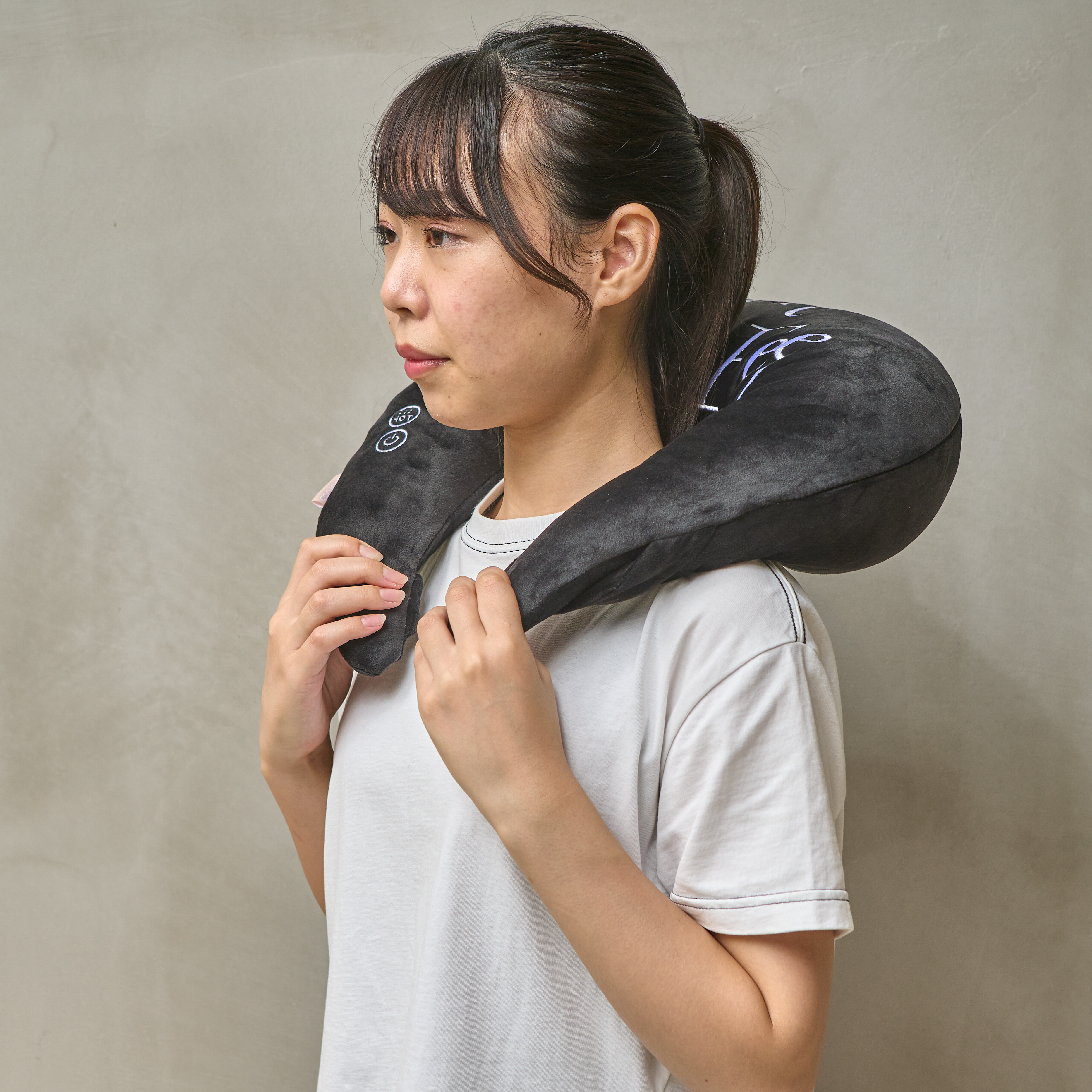 ルルド ホット ネックマッサージピロー プロ AX-HXL391をレビュー