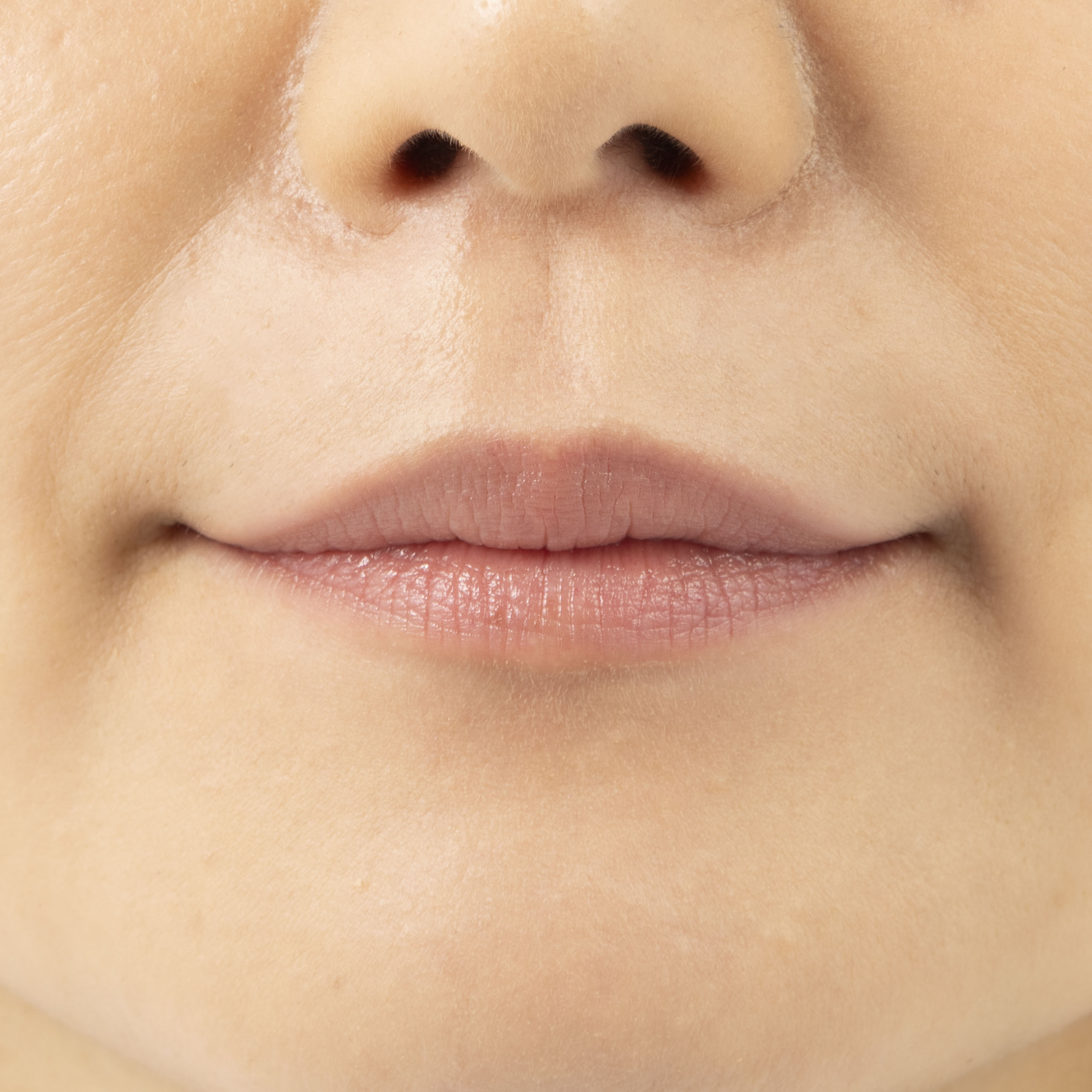 シャネル ルージュ ココ ボーム 912 ドリーミー ホワイトをレビュー