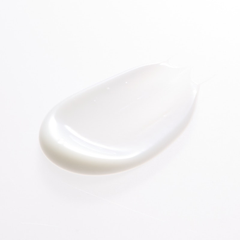 薬用ハリ乳液 3