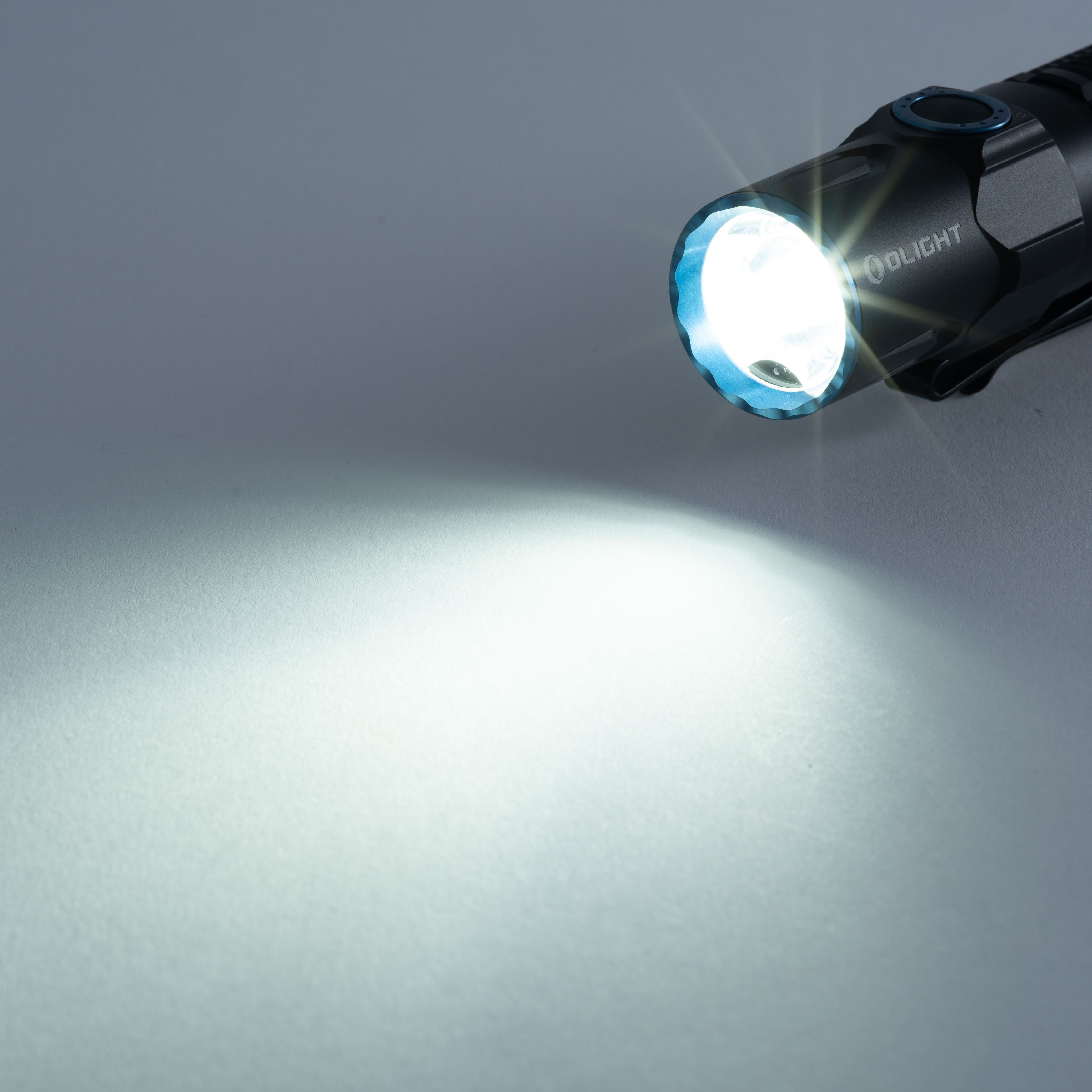 OLIGHT WARRIOR 3S センサー付きタクティカルライトを検証レビュー