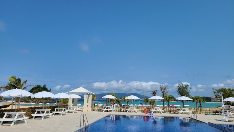 KARIYUSHI LCH.RESORT on The Beach 9