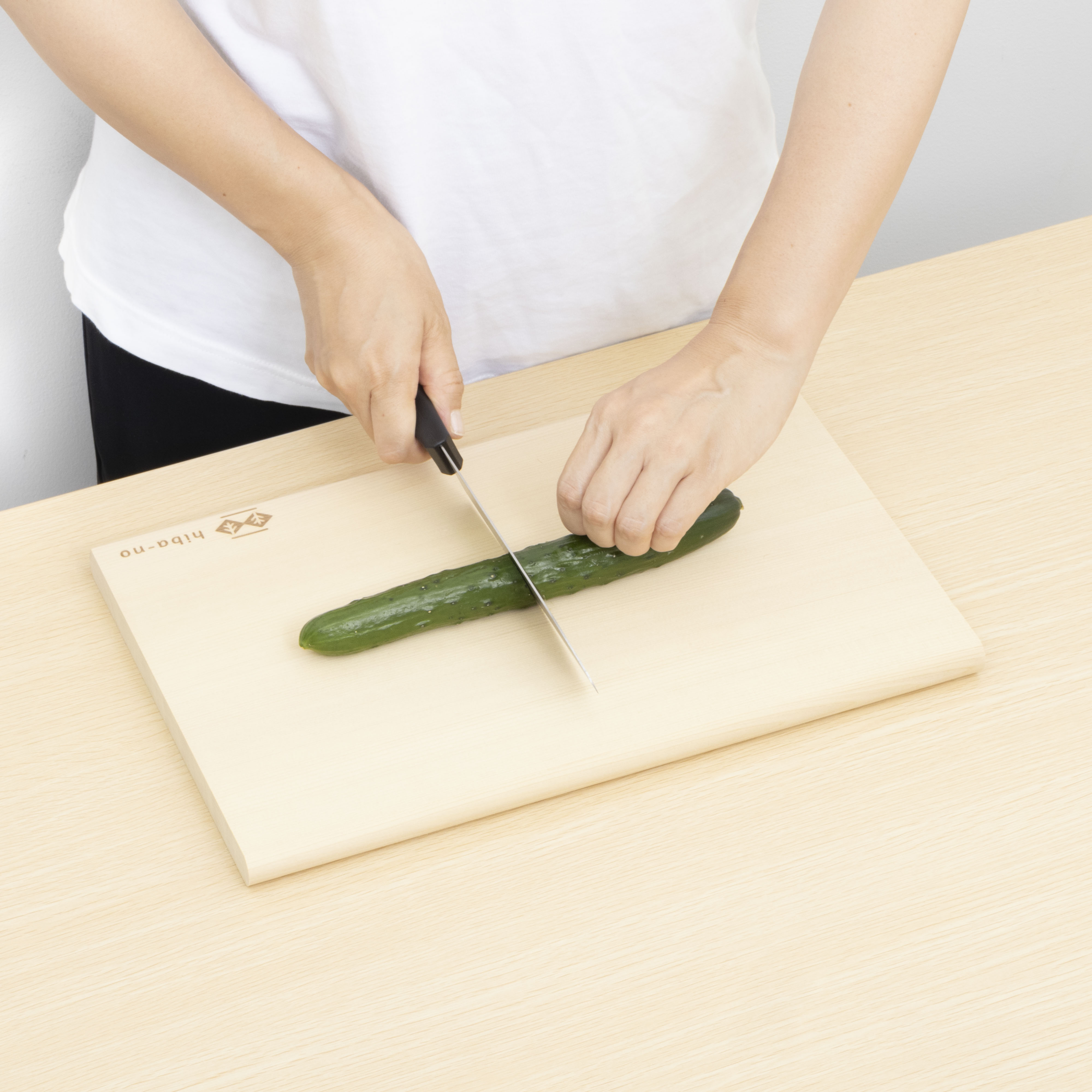 ウメザワ hiba-no 青森ひばの軽量まな板 ソフトエッジを検証レビュー