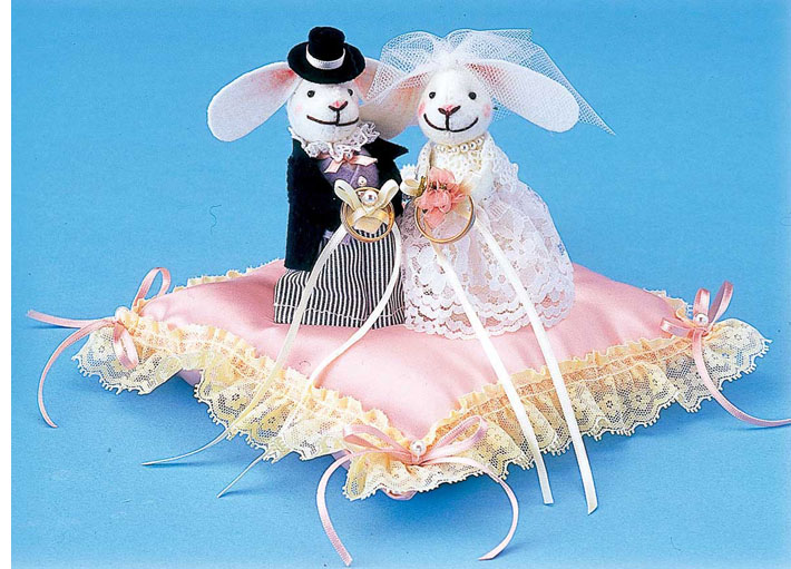 おすわりトンちゃんピンク完成品（ティアラなし・お名入れサービス）ウェルカムドール ぶたのぬいぐるみ 結婚式 結婚祝い ミニミニとんちゃん（ピンク）ウェルカムドール完成品 結婚