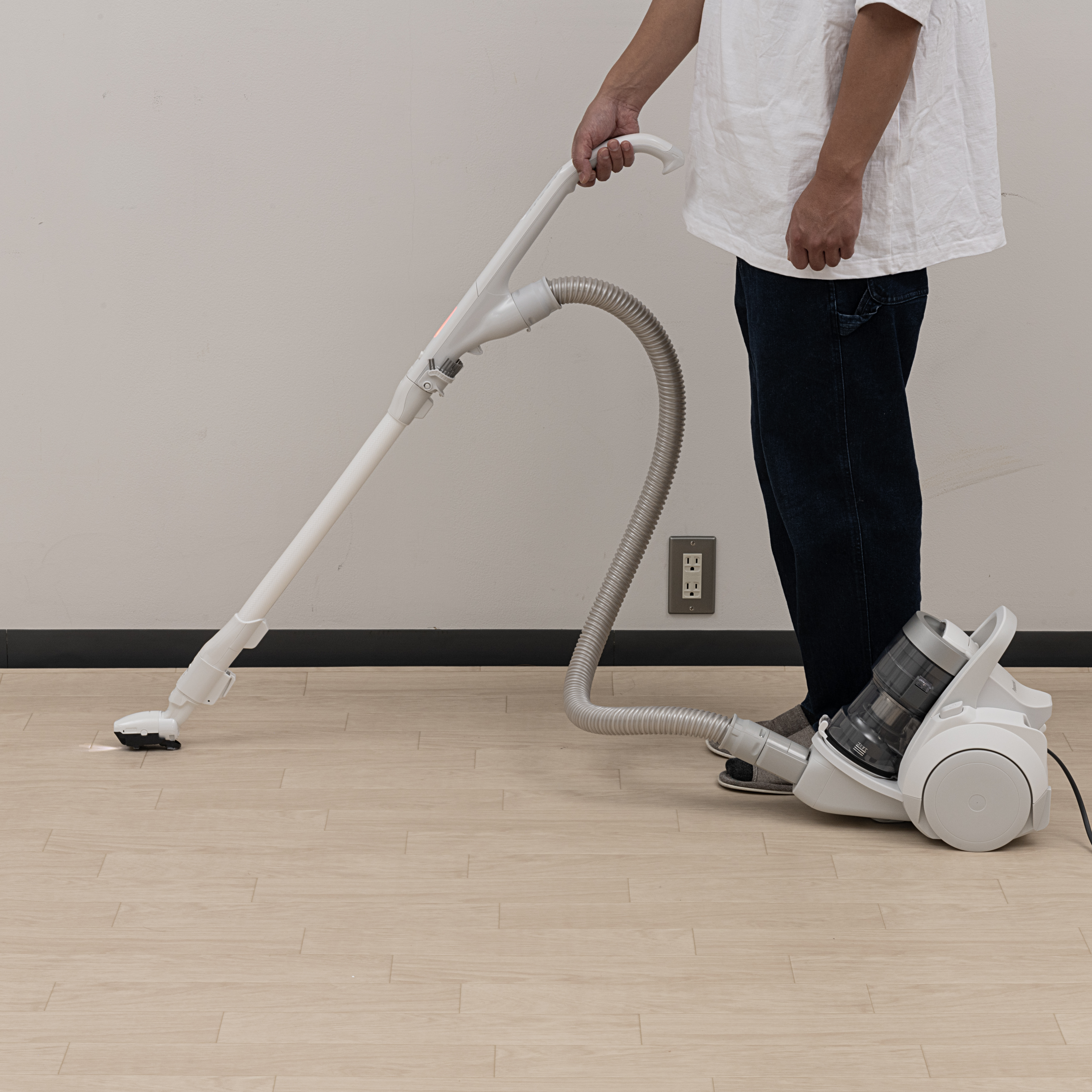 パナソニック サイクロン式 キャニスター掃除機 MC-SR620K-Wを