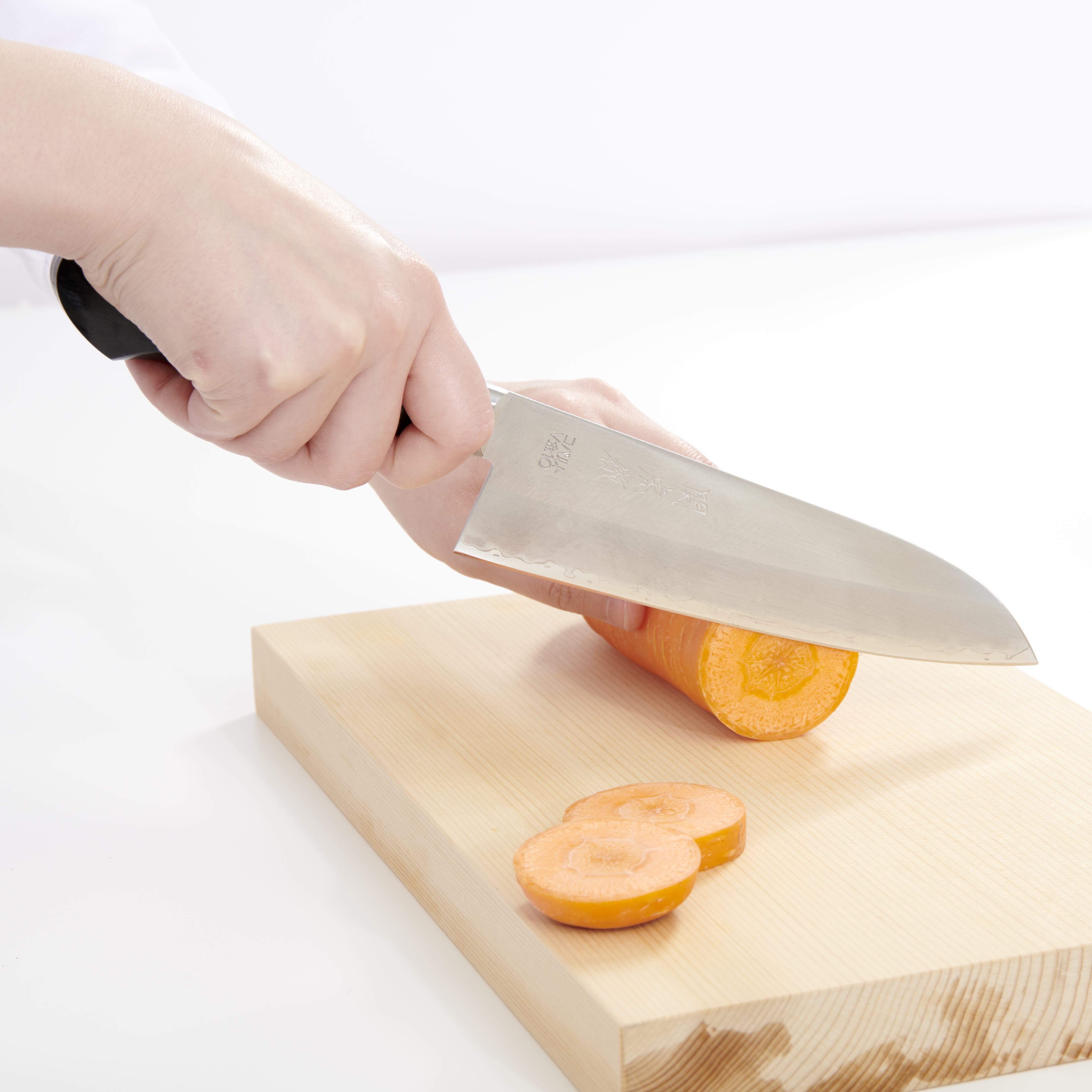 関虎徹 三徳包丁を全19商品と比較 口コミや評判を実際に使ってレビューしました Mybest