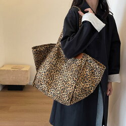 ヒョウ柄トートバッグ 2