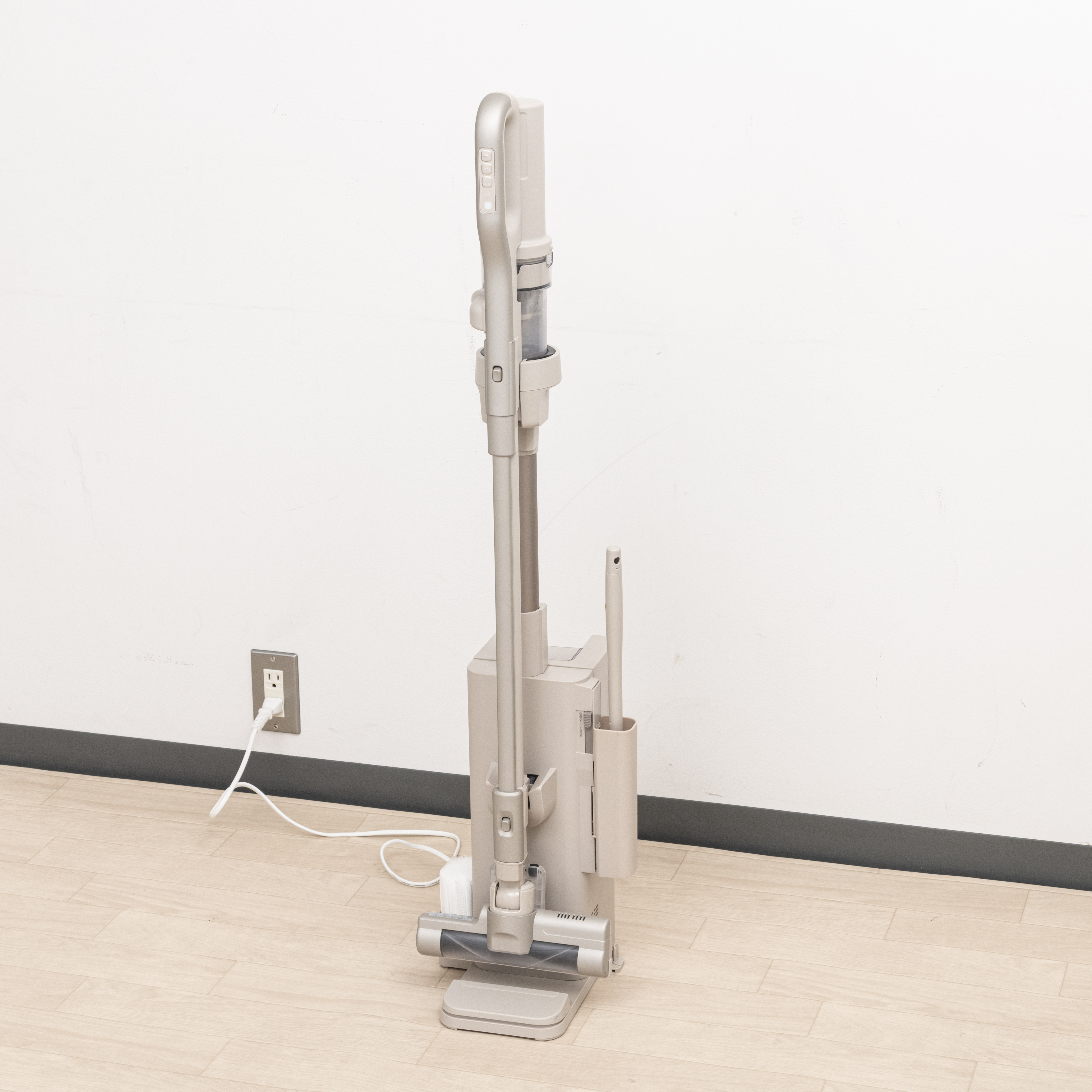 充電式サイクロンスティッククリーナー ゴミ回収ドック付き 7
