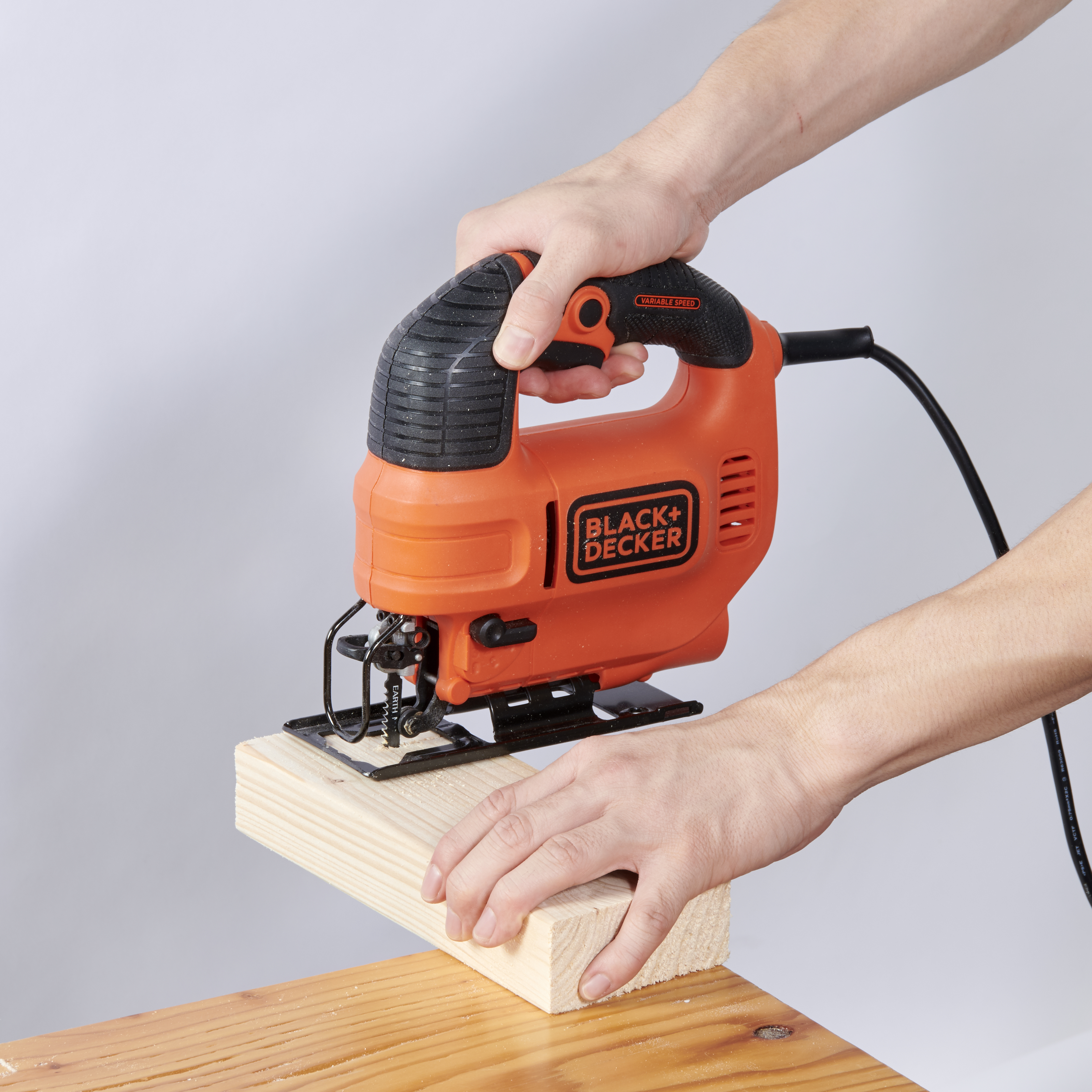 ブラック・アンド・デッカー コンパクト・オービタルジグソー KS701PE