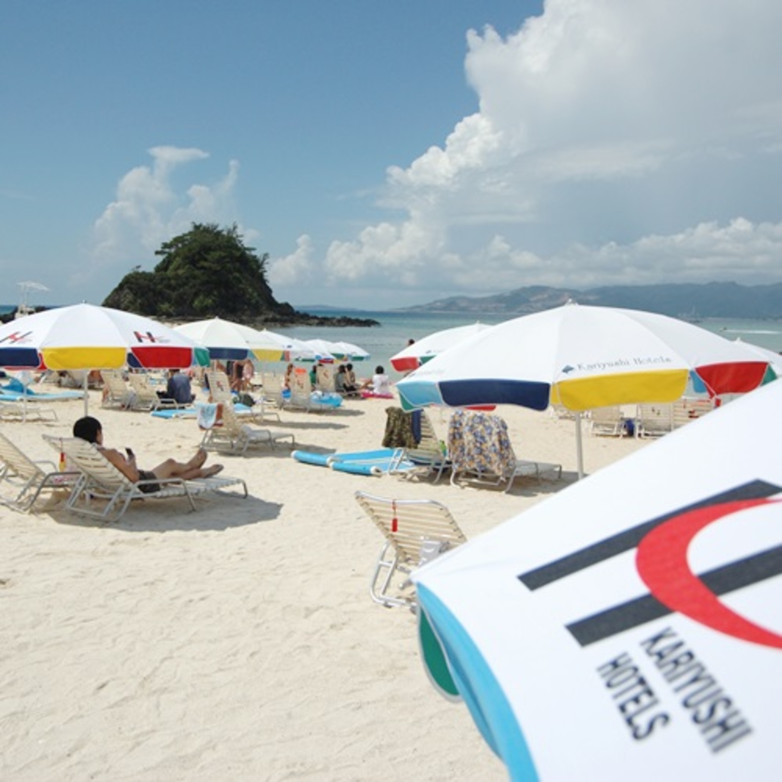 KARIYUSHI LCH.RESORT on The Beach 3