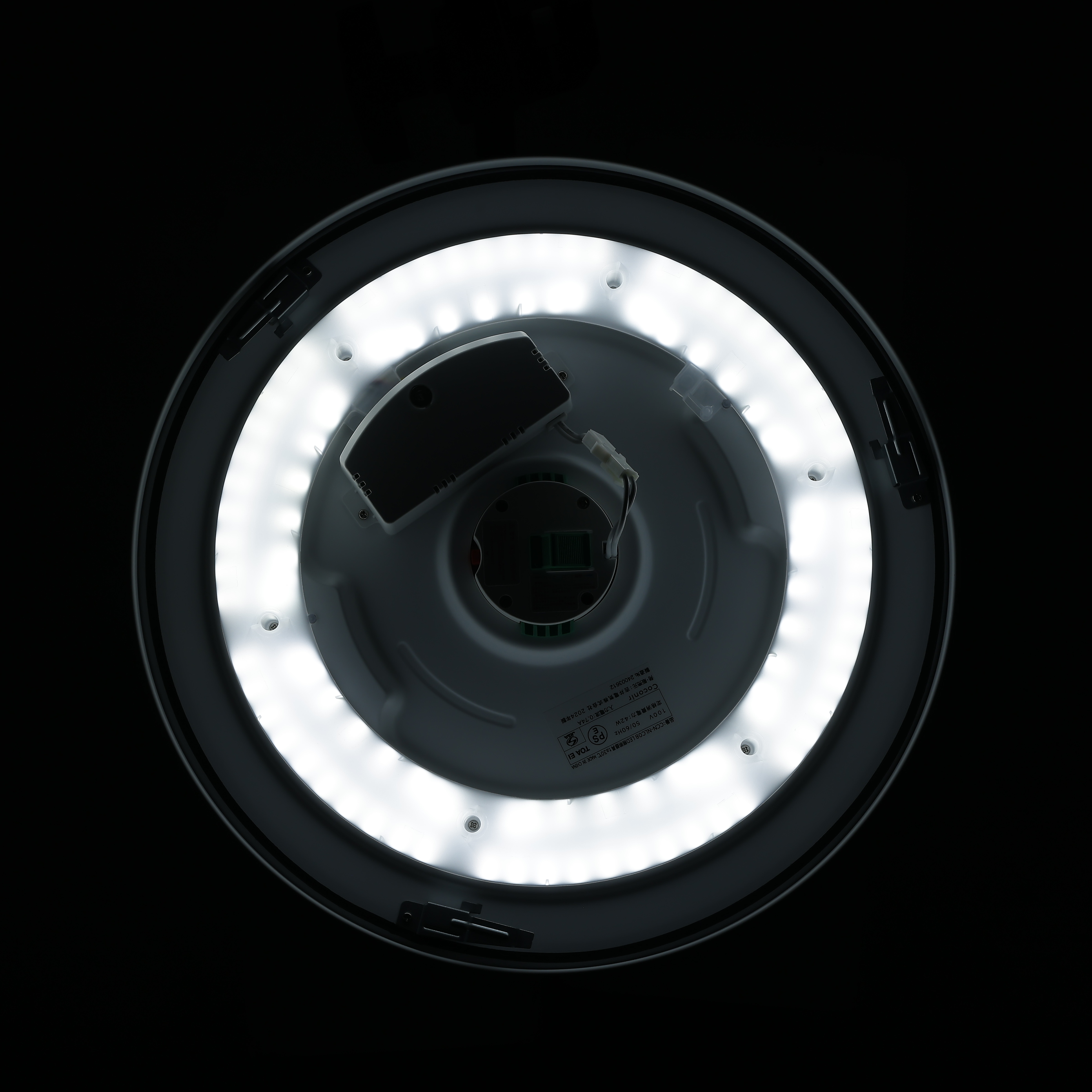 早い者勝ち！高スペック国内メーカーのLEDシーリングライト まおぽん様