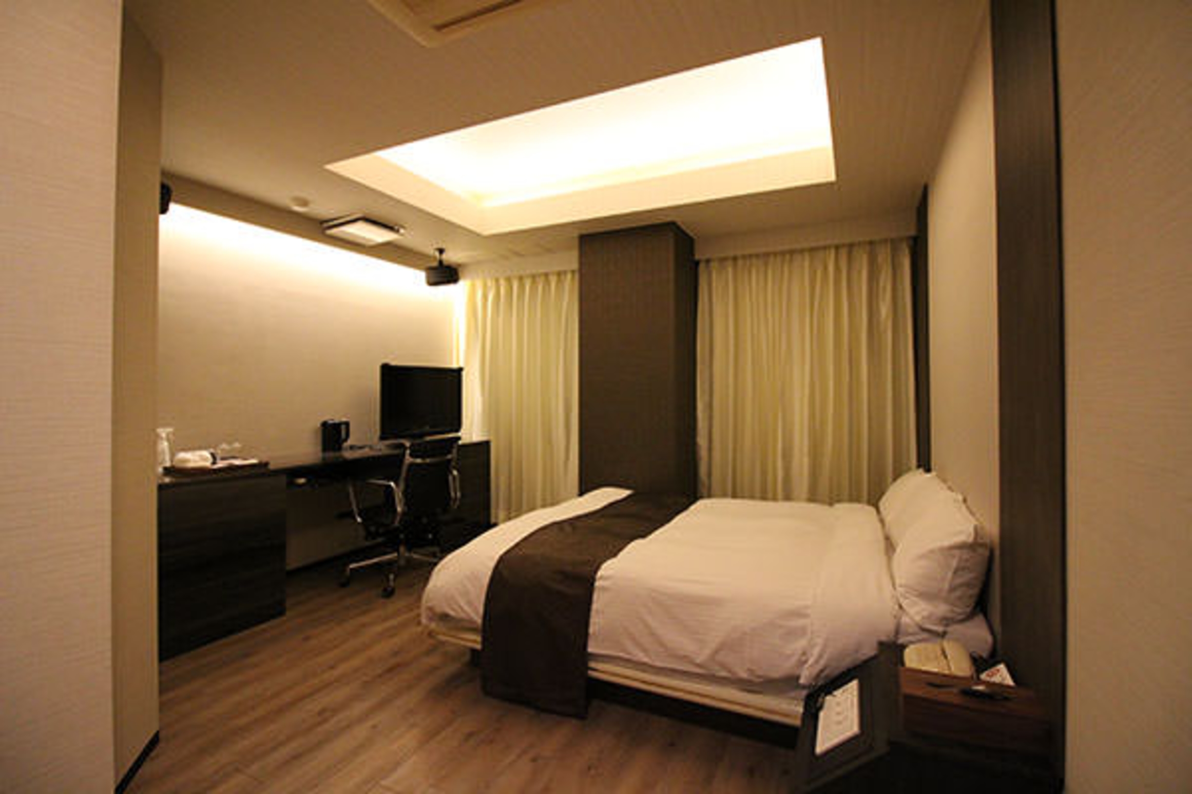NHOTEL 2