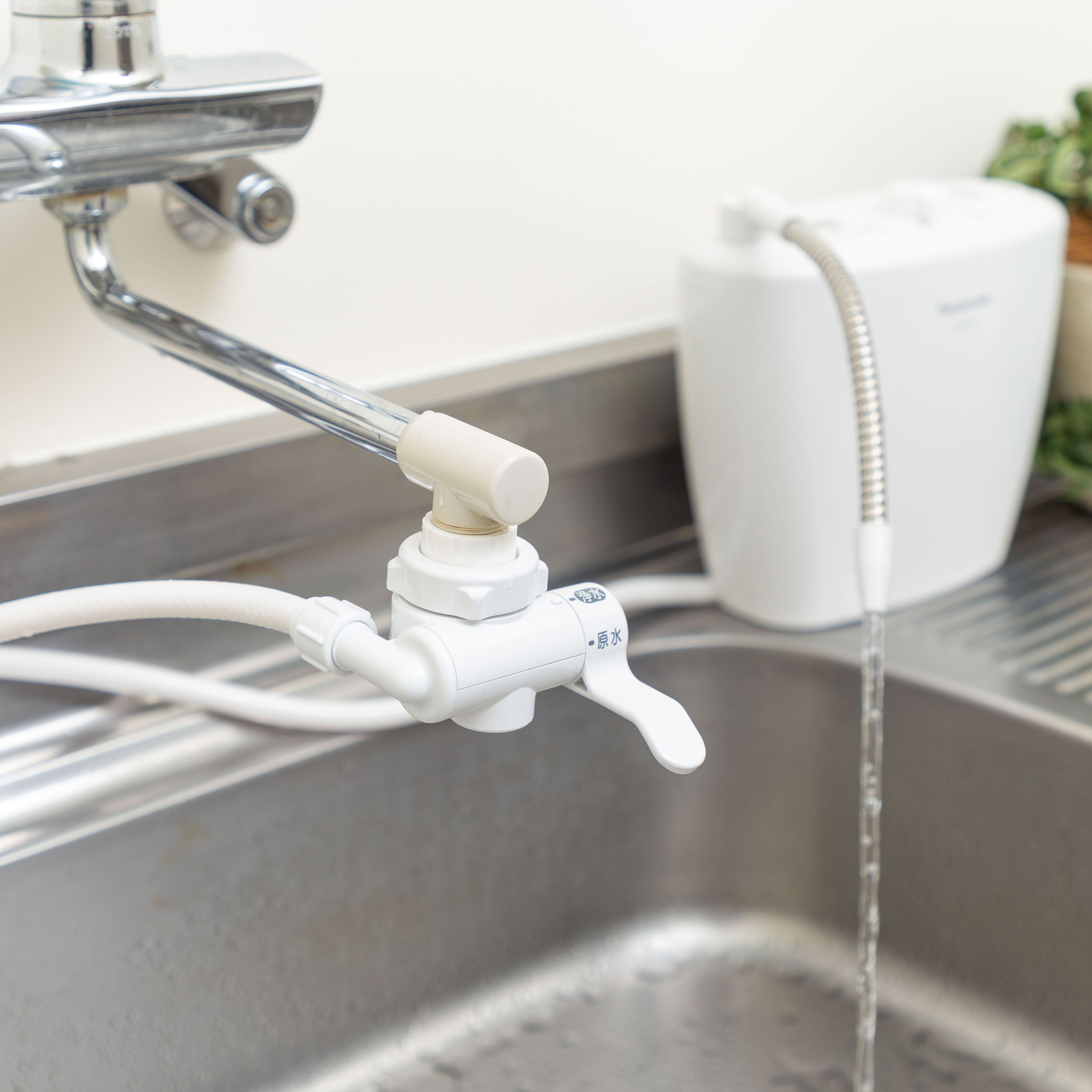 Panasonic 家庭用浄水器 置き型 Amazon.co.jp: パナソニック 浄水器 蛇口直結型 ホワイト TK-CJ12-W