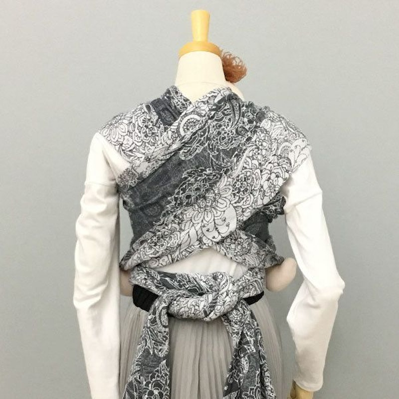 WILD WINE GREY & WHITE 3