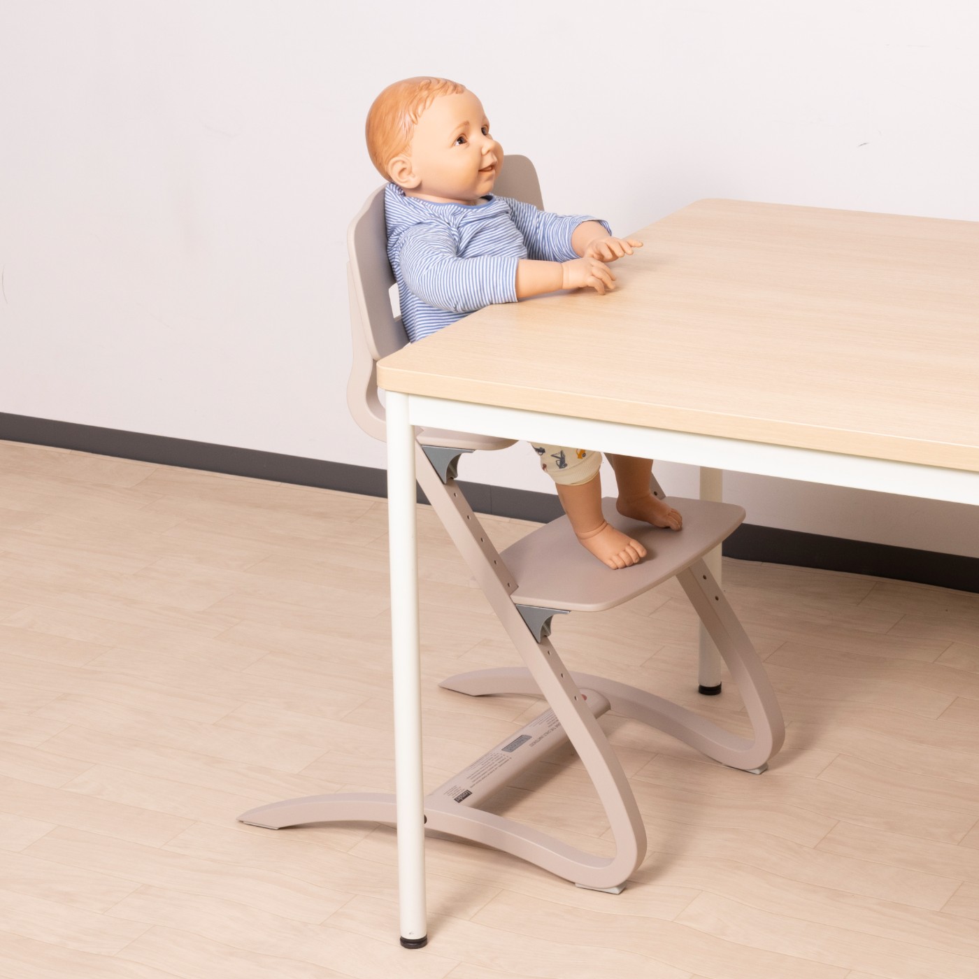 Leander ルーイーを検証レビュー！ベビー用ハイチェアの選び方も紹介