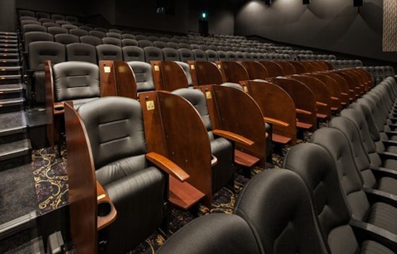 東京都内のカップルシートがある映画館おすすめ10選 デートや記念日に Mybest