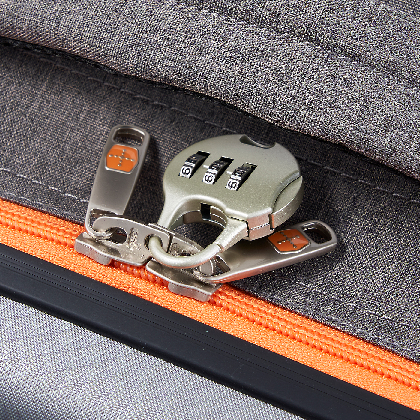 キヨラカ 圧縮できる スーツケース AD-S01を検証レビュー！機内