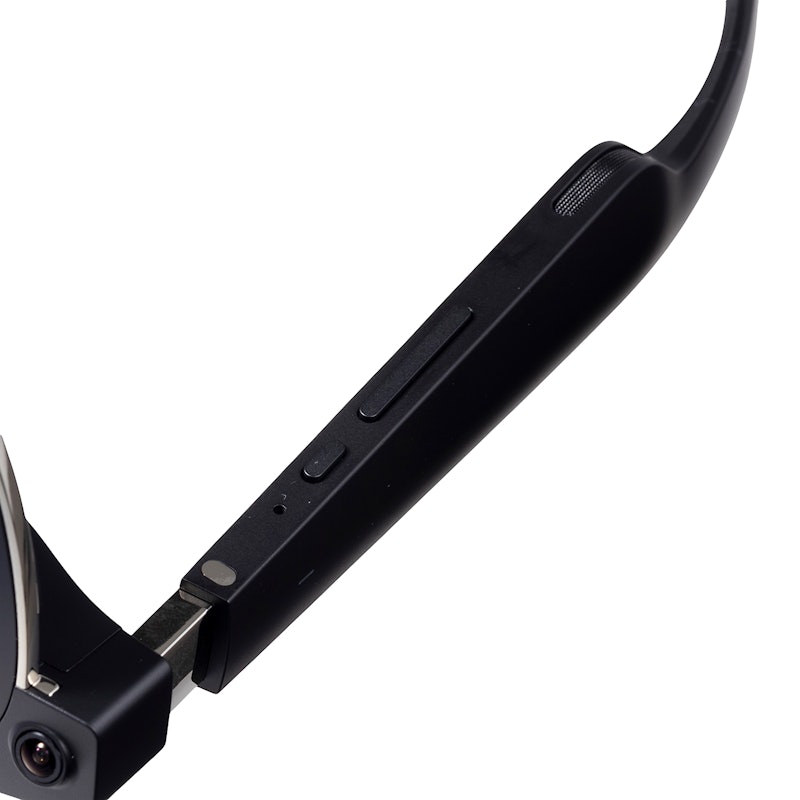 XREAL Air 2 Ultra 8