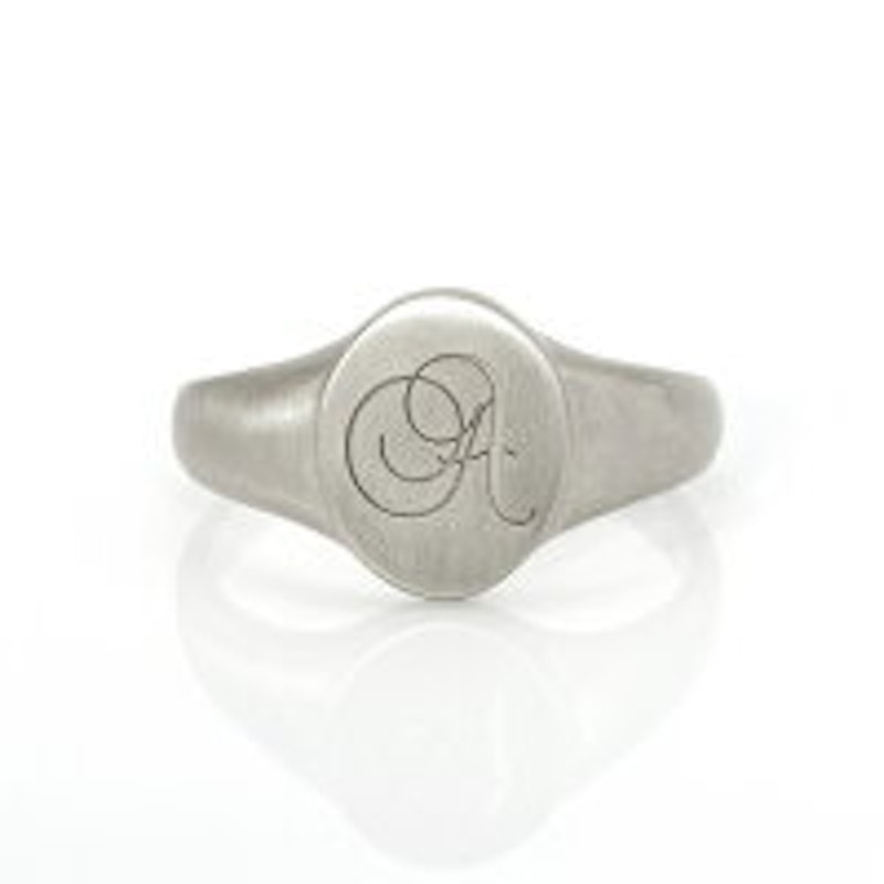 K18 Initial Signet Ring 11