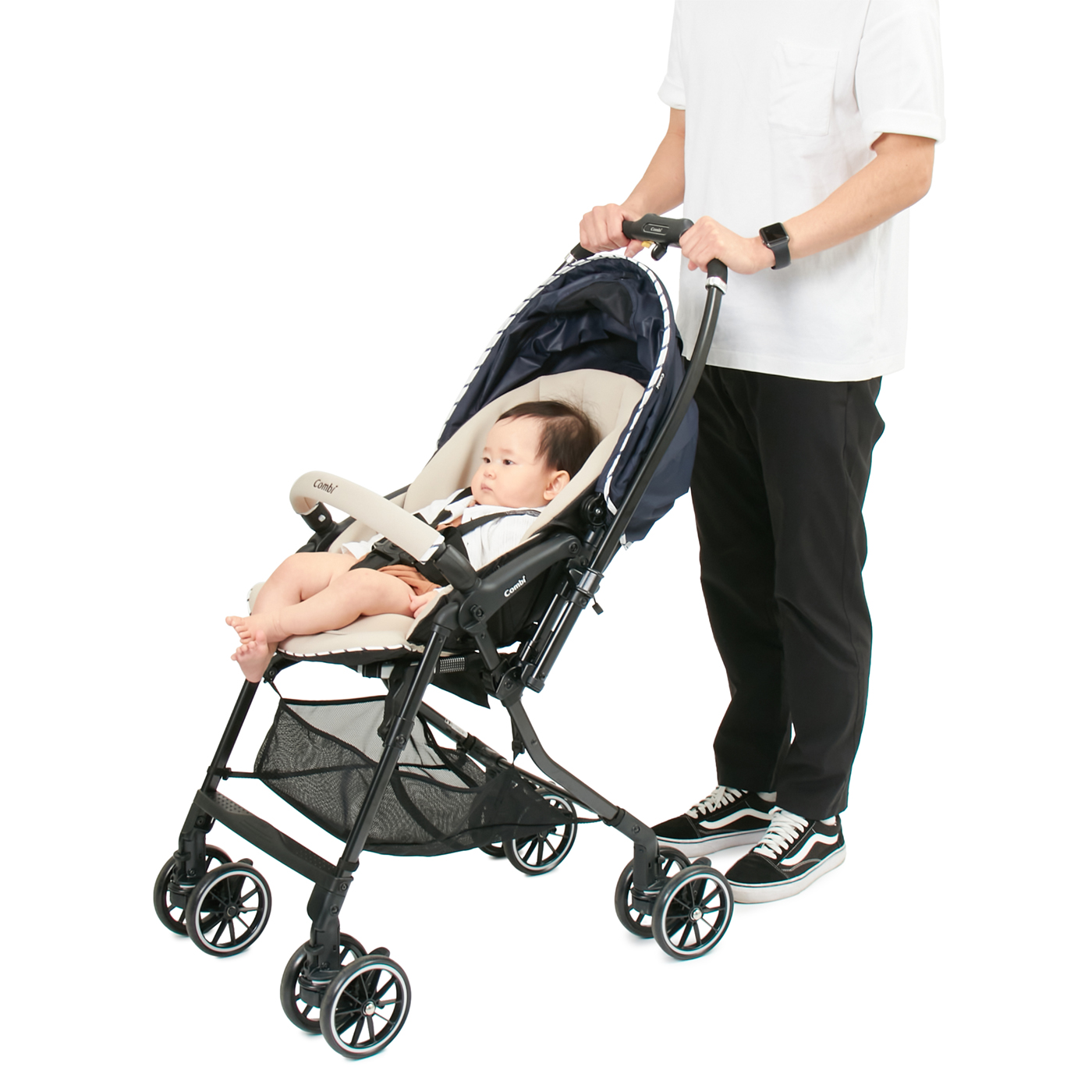 コンビ ベビーカー スゴカル4キャスエアー コンビ スゴカル 4キャス エアー エッグショック HK 価格比較