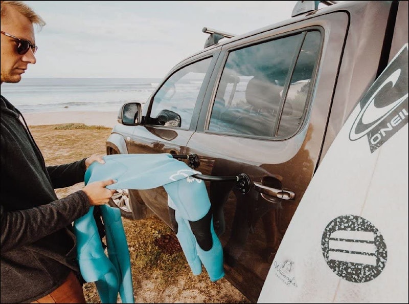WETSUITS HANGER 4