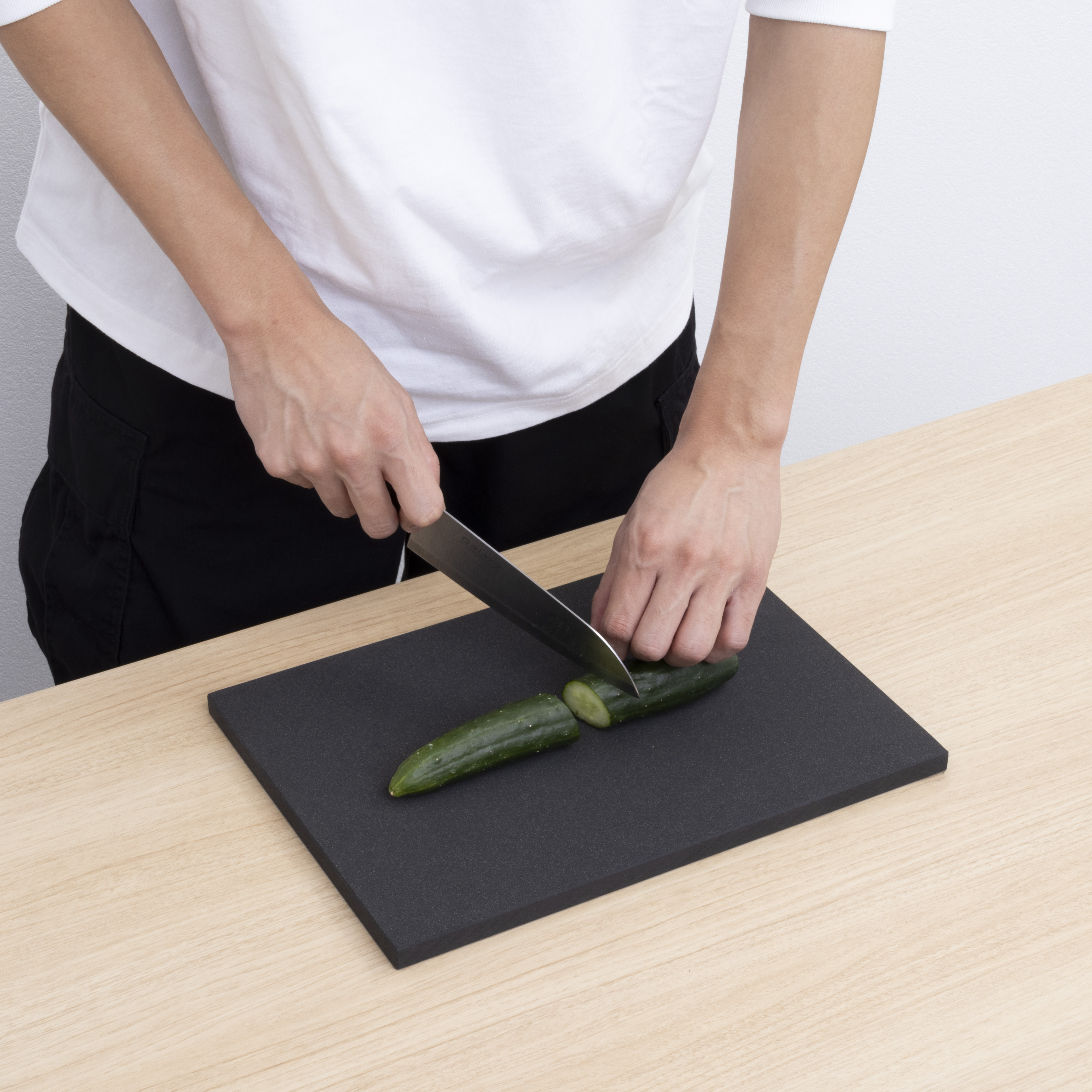 京セラ ブラックカッティングボード BCB-1を検証レビュー！まな板の