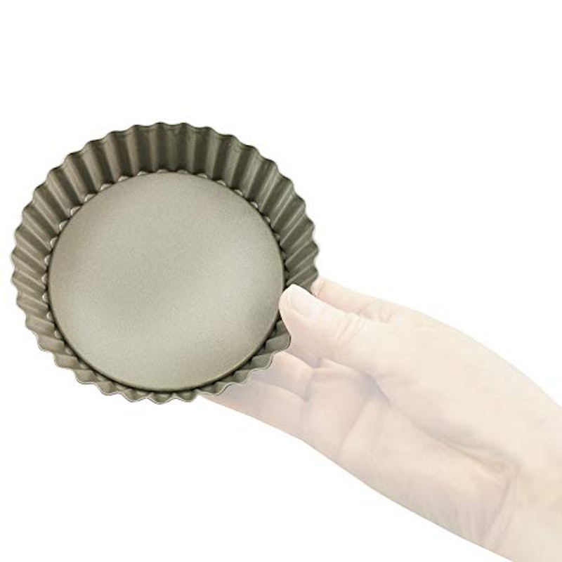 しっかり焼けて手早く取れる底取れタイプのタルト型 2