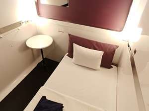 FIRSTCABIN 御堂筋難波 5