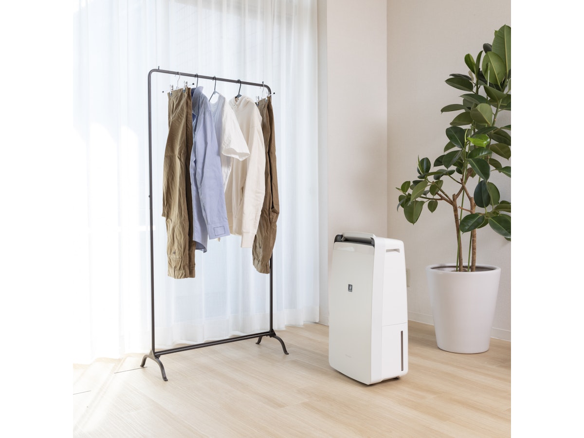SHARP 衣類乾燥除湿機 CV-P120-W 美品 シャープ 衣類乾燥除湿機 CV-P120をレビュー!クチコミ・評判を