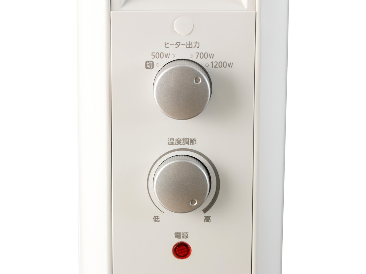 アイリスオーヤマ ウェーブ型オイルヒーター IWH2-1208D-Wを アイリスオーヤマ ウェーブ型オイルヒーター IWH2-1208D-Wを